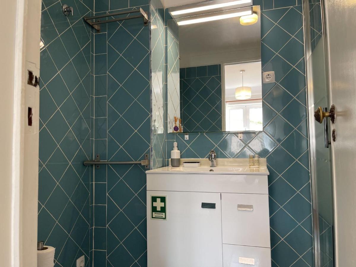 Ribeira Beach Apartment In Кашкайш Екстериор снимка